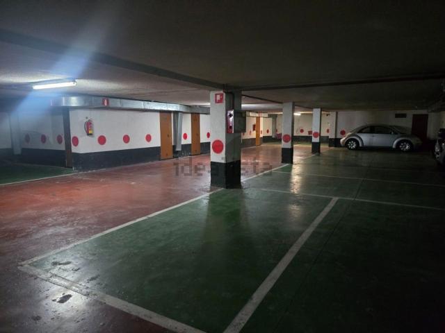 Garaje, Universidad, Jaca
