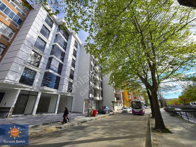 Garanti Emlak'tan Merkezde Ana Cadde Üzeri 350 M² Kiralık Dükkan