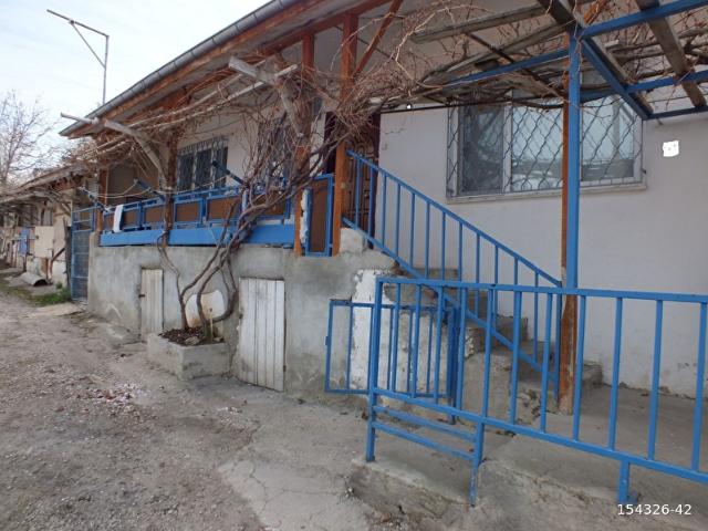 GARANTİ EMLAK'tan BAHÇELİEVLERDE NADIK'ta 180 m2 TEK TAPU 2+1 EVİ VAR KAPALI GARAJI TANDIRLIĞI VAR