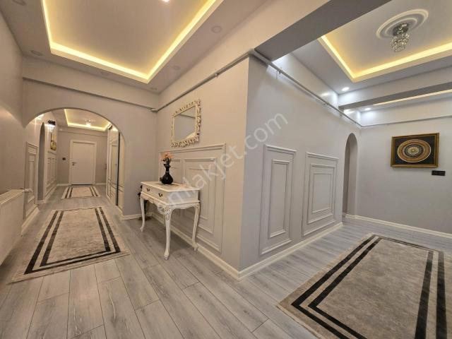 Garanti Emlak'tan, Şehrin Kalbinde, 240 M², 4+1 Ultra Lüks Daire