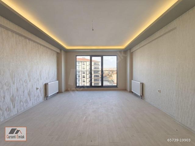 GARANTİ EMLAK'TAN SATILIK 3+1 TERAS BALKONLU SIFIR SİTE DAİRESİ