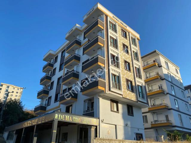 Garanti'den Tramvay Hattına 50m salon Mutfak Ayrı eşyalı 1+1