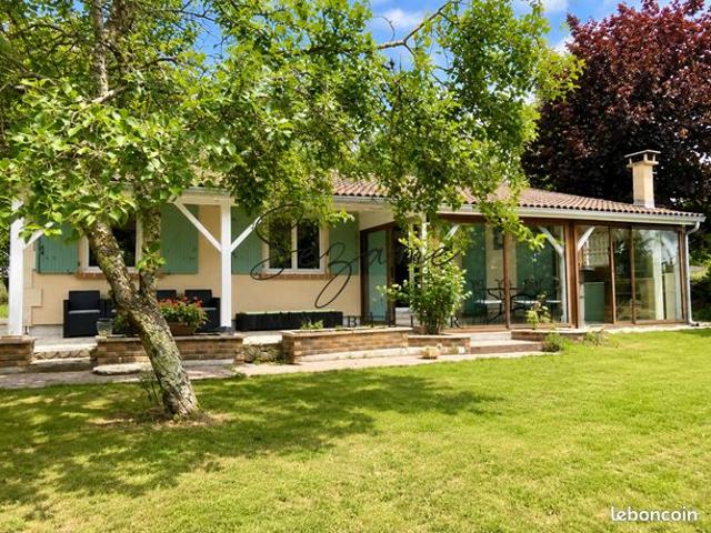 Garat 5 min Est Angoulême Agréable Villa F3 de plain pied, garage et Gd jardin clos