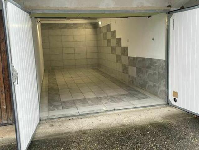 Garaz ul.Filtrowa Bronowice os.Widok wynajme