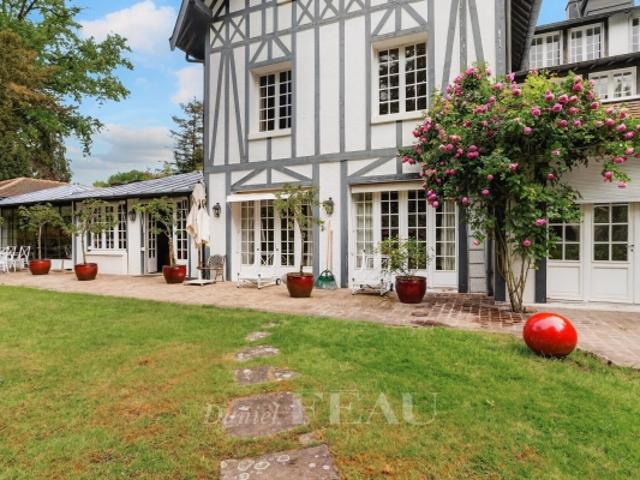 Garches Golf de Saint Cloud Appartement d'exception, jardin privatif exposé sud