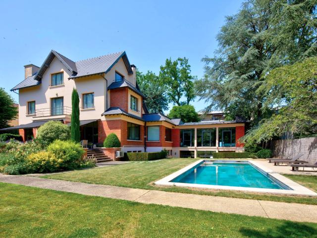 Garches POINCARE Maison de 584 m² Terrain 2300 m²