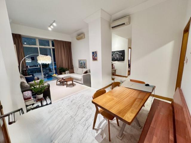 Gardenvista Condominium For Sale, $1,300,000, 1 Bed 2 Bath 893 sqft $1,456.00 psf