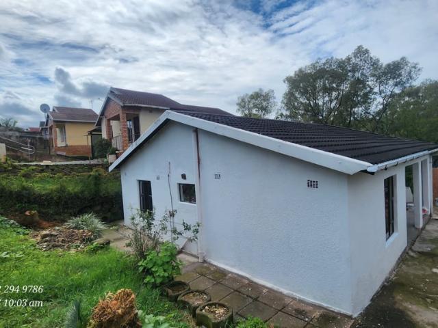 Garden Cottage To Let in Allandale