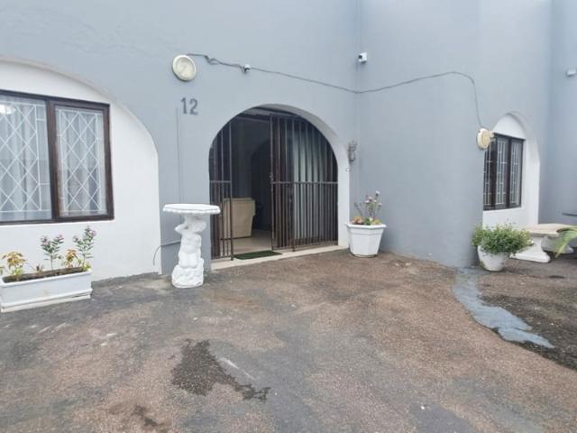 Garden cottage to rent in La Lucia