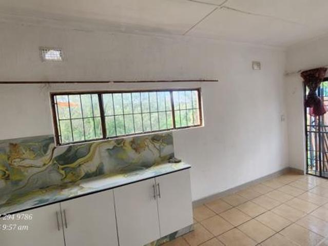Garden Cottage in Allandale