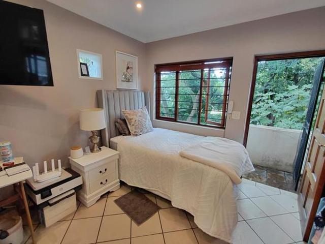Garden Cottage in Robindale