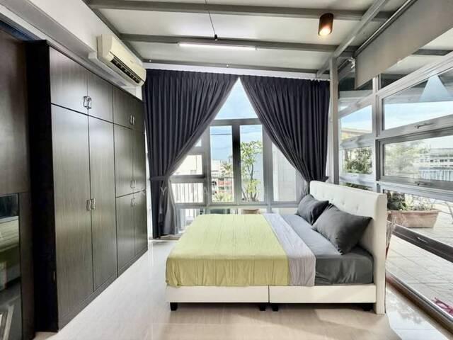 Garden Oasis 2 bedrooms w mini garden theme & rooftop pool Kembangan MRT EW green line