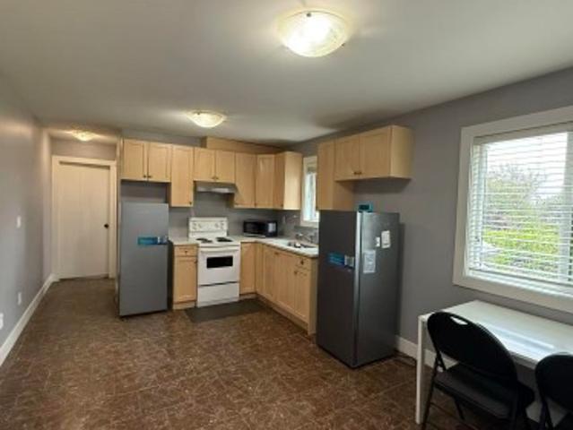 Garden Suite 7835 1St Street, Burnaby, BC, V3N 0C9 house for lease | Listing ID R3145 | Royal LePage