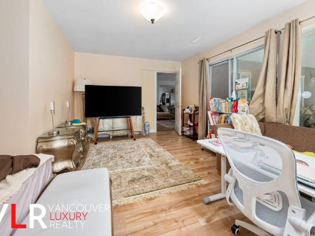 Garden Suite Level in West Vancouver, BC