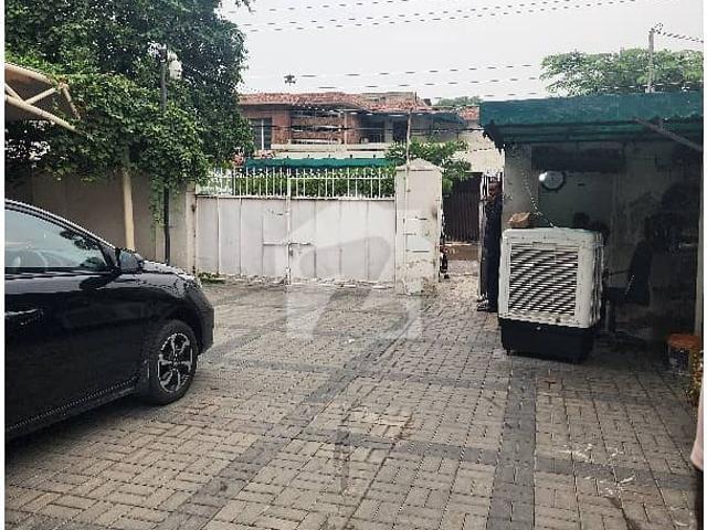 Garden Town 2 Kanal Commercial Double Storey Marble Flooring 18 Rooms Big Parking Multi National Company IT Office Guorment Private Office Ideal Prime Location Easy Approach