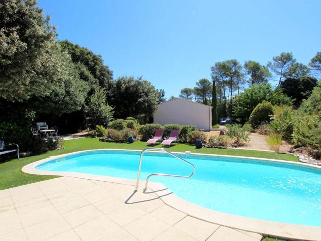 GAREOULT VILLA T5 avec Piscine et garage
