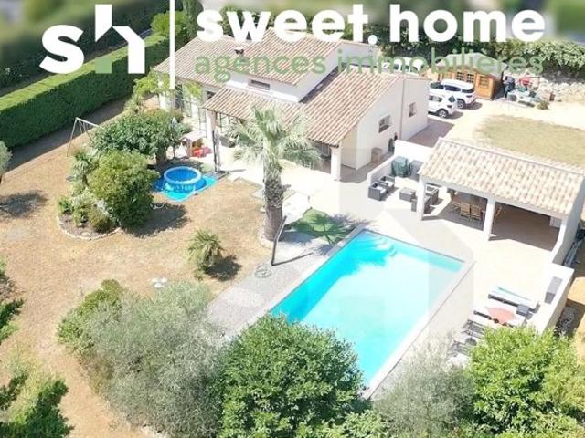 GAREOULT secteur calme et recherché Villa de type 4 de 123 m² avec garage et piscine