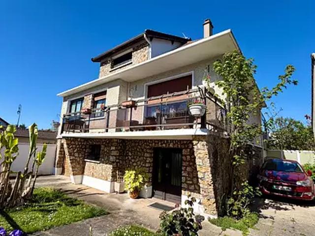 Garges lès Gonesse 95140 Achat / Vente maison 9 pièces t9 au dernier étage terrasse