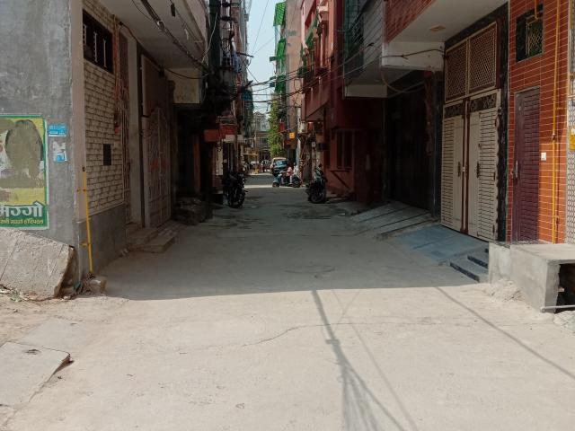 Garhwal Properties 2 Bedroom 2700 Sq. Ft. Independent House in Dwarka Mor Delhi Listing ID: #9447