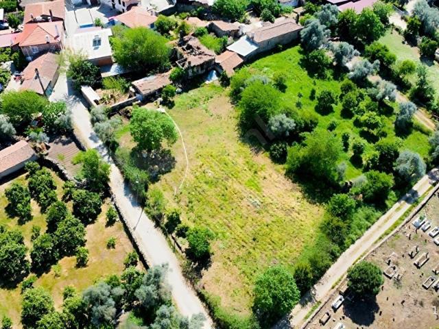 GARİPOĞULLARI'NDAN KÖYİÇİ İMARLI KÖŞE PARSEL 425 m ARSA