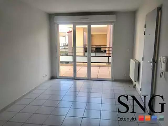 Garons 30128 Achat / Vente appartement 2 pièces t2 au dernier étage terrasse