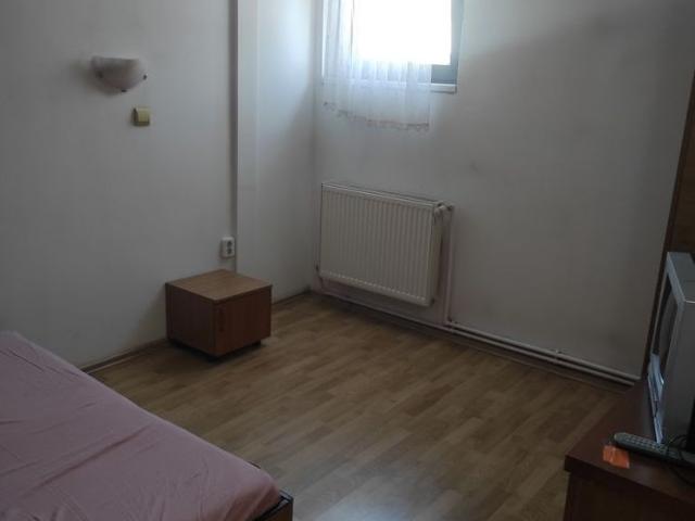 Garsonieră 30mp ultracentral zona Lic Carol I