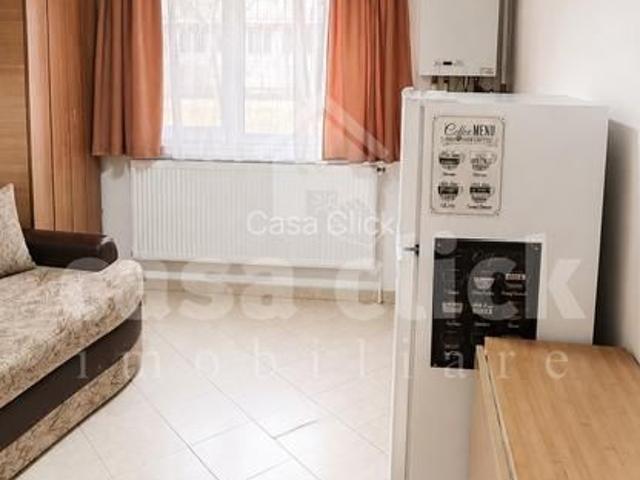 Garsonieră cochetă renovată, Micro 19, parter, centrală proprie
