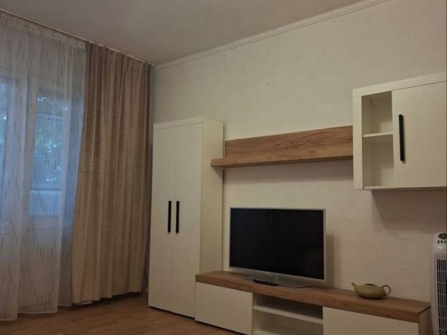 Garsonieră cu balcon și aer condiționat în Dristor