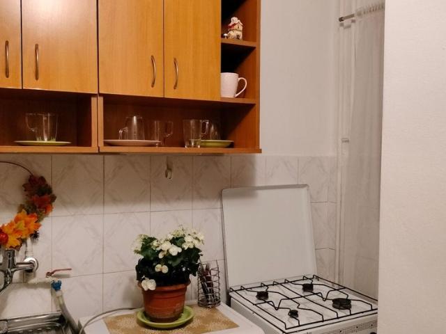 Garsonieră de închiriat, Cluj Napoca, 28 mp, decomandată