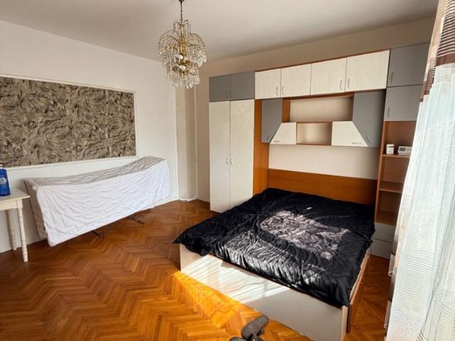 Garsonieră de închiriat în Armenesc, Sector 2, 40 mp, decomandată