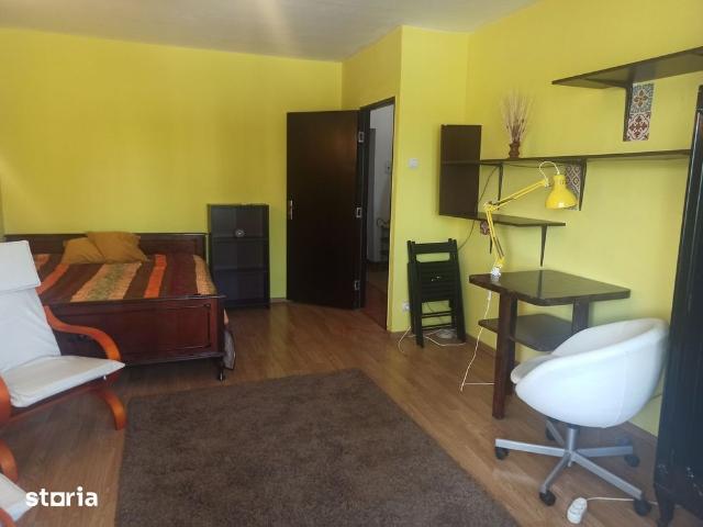 Garsonieră de închiriat luminoasă și spațioasă, etaj 7, Dristor