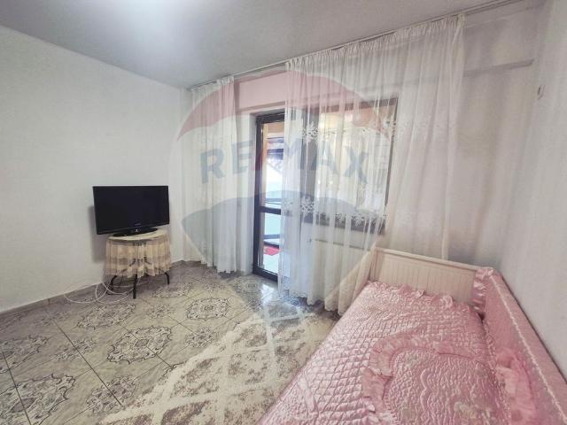 Garsonieră de închiriat | Loc parcare | Curte | Popesti.