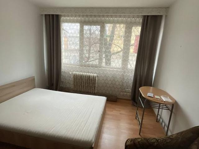 Garsonieră de închiriat — Podu Roș