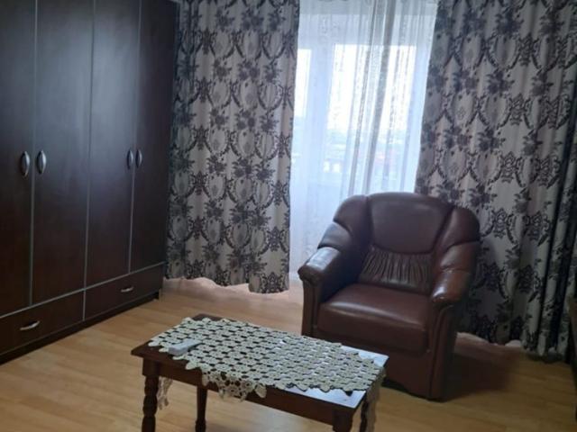 Garsonieră de închiriat, 40 mp, decomandată