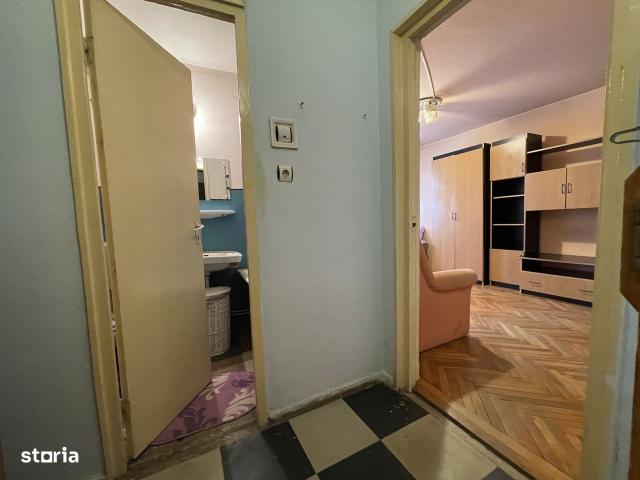 Garsonieră decomandată 28 mp etaj 1 str Soimului zonaOMV Vasile Milea