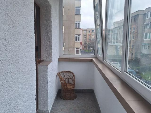 Garsonieră decomandată, mobilată, etaj 2, Strada Alexandru Ioan Cuza