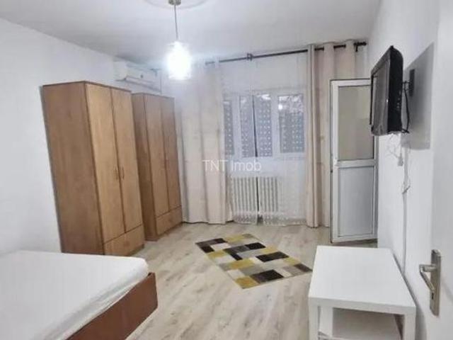 Garsonieră decomandată | renovată complet | Hanul Drumețului | etaj 3/10