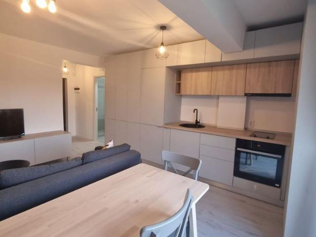 Garsonieră modernă cu balcon și aer condiționat | Parcare inclusa \