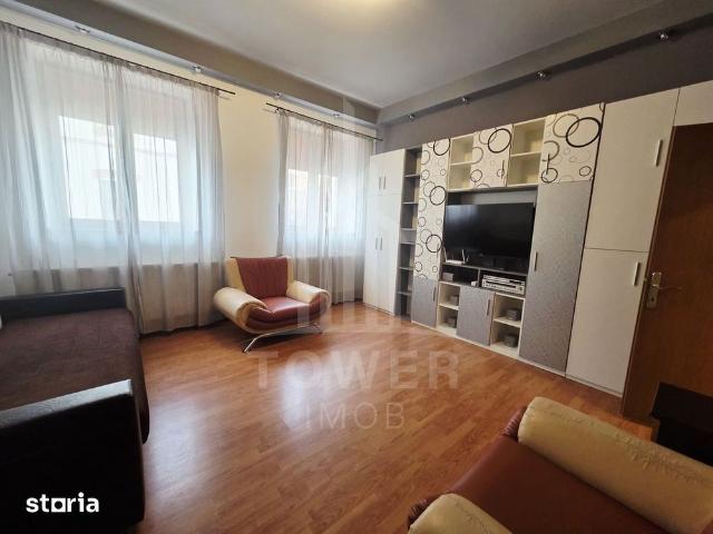 Garsonieră spațioasă de închiriat, ultracentral, la casă