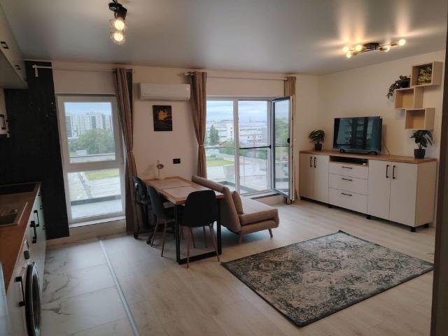 Garsonieră premium cu terasă 20 mp – Sun Royal View | Prima închiriere