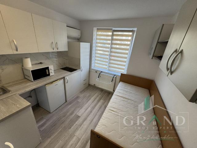 Garsonieră renovată complet | 12 mp | Etaj 1 | Mobilier p