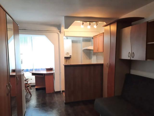 Garsonieră, zona Mircea Cel Bătr�n