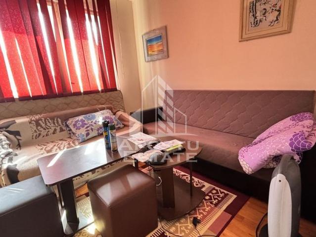 Garsoniera mobilata si utilata in UMT, bloc izolat