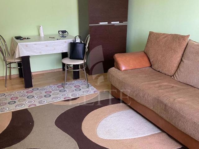Garsoniera o camera în zona CERNEI