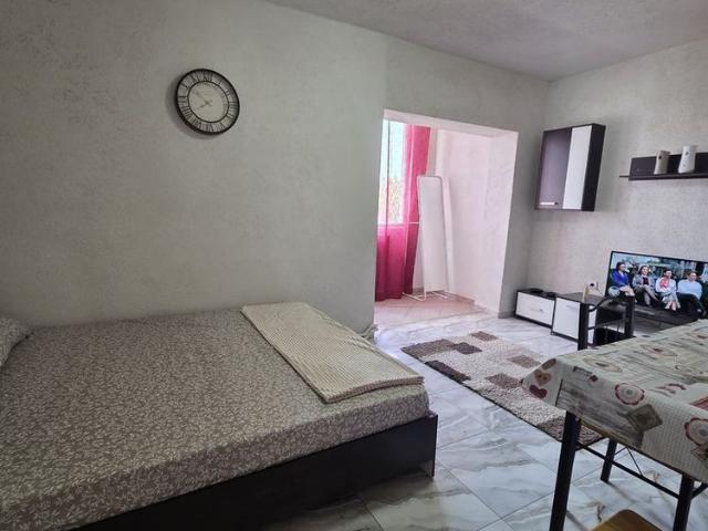 Garsoniera Bld Dorobanti Lic Cerna etaj 4