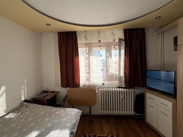 Garsoniera cu bucătărie și baie proprie separată,20mp,et.2,proprietar