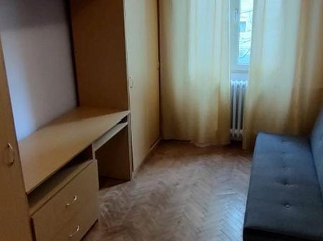 Garsoniera cu baie comuna langa Facultatea de Medicina