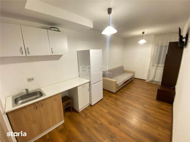 Garsoniera, cu terasa, parcare in strada, zona Grivitei