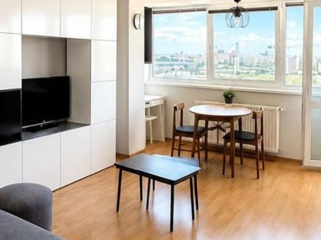 GARSONIERA CARE A DECIS SA NU MAI FIE GARSONIERA