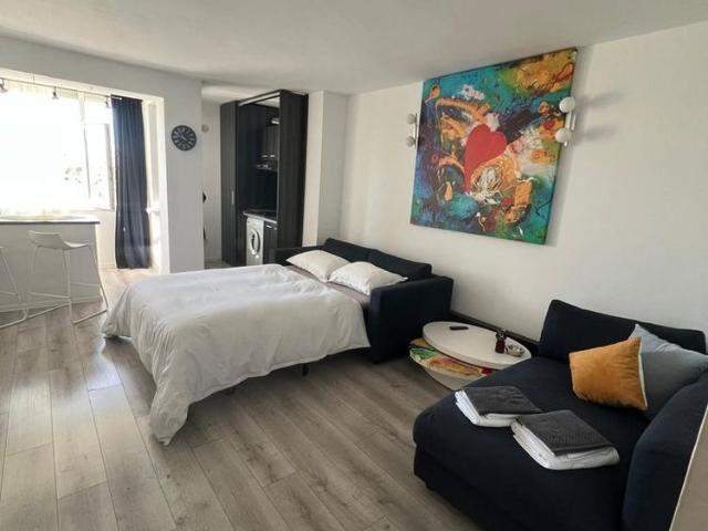 Garsoniera Craiovei complet renovata, disponibila 01.06,2026